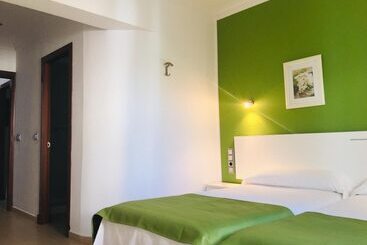 پانسیون Hostal Victoria Mar