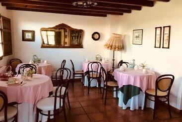 پانسیون Posada Fuentedevilla