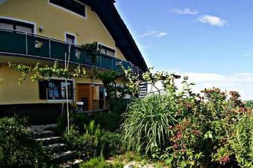 پانسیون Weingut Winzerzimmer Toso