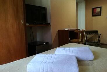 هاستل Hosteria Amparo