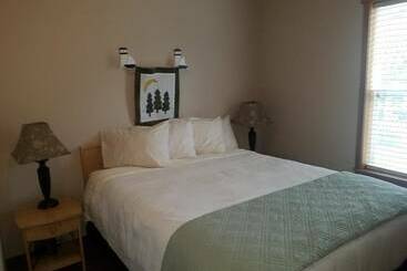 旅馆 Sea Breeze Court