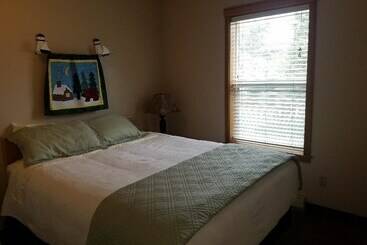 旅馆 Sea Breeze Court