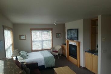 旅馆 Sea Breeze Court