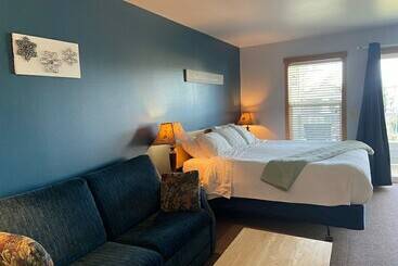 旅馆 Sea Breeze Court