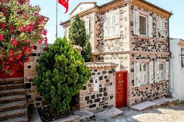Begonvilla Evleri