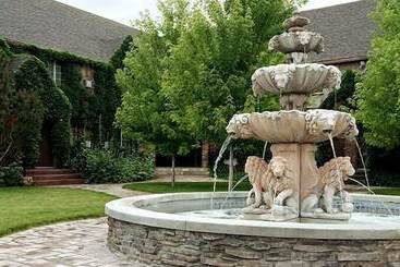 فندق Black Swan Inn Luxurious Theme Rooms