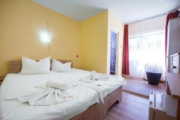Complex Alutus  Camere De Inchiriat - Mangalia