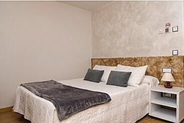 پانسیون Hostal Don Rodrigo