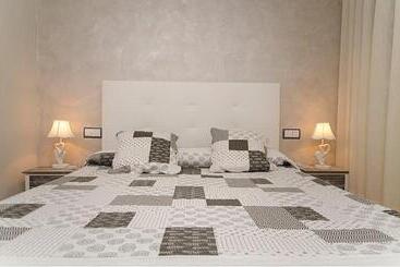 پانسیون Hostal Don Rodrigo