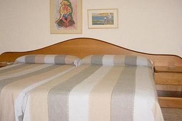 پانسیون Hostal La Barretina