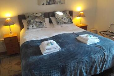 پانسیون Sandsides Guest House