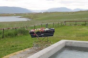 پانسیون Skjaldarvik Guest House
