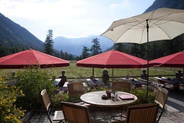 هاستل Gasthaus Spinas