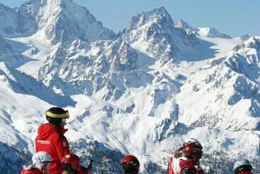هاستل Mont Fort Swiss Lodge