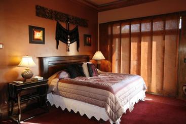Общежитие Swan River Inn
