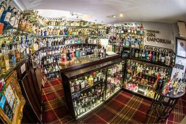 هاستل The Old Bell Inn