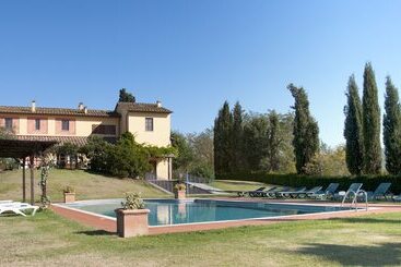 هتل Agriturismo Fattoria Rozzalupi