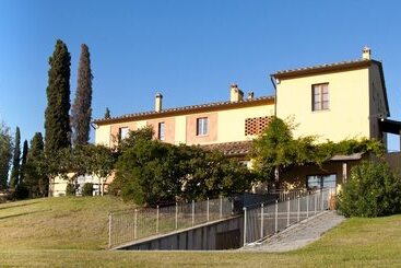 هتل Agriturismo Fattoria Rozzalupi