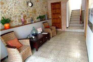 پانسیون Pensió I Apartament Torrent
