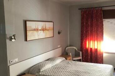 پانسیون Pensió I Apartament Torrent