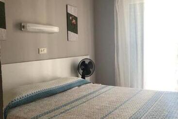 پانسیون Pensió I Apartament Torrent