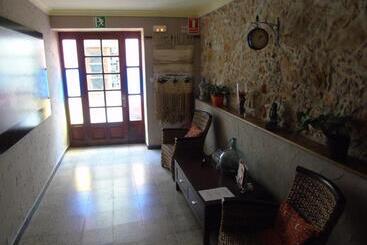 پانسیون Pensió I Apartament Torrent