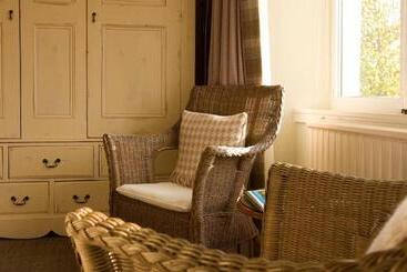 پانسیون Sandown House