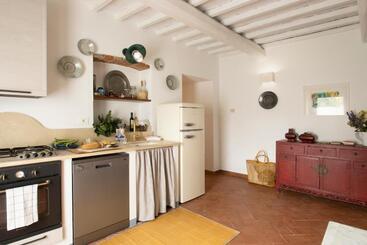 هتل La Fattoria Del Rio Di Sopra   Agriturismo Baldeschi