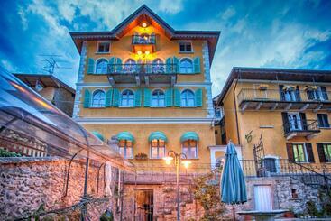 هتل Locanda Chi Ghinn
