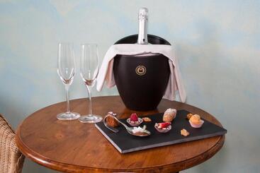 هتل Locanda Chi Ghinn