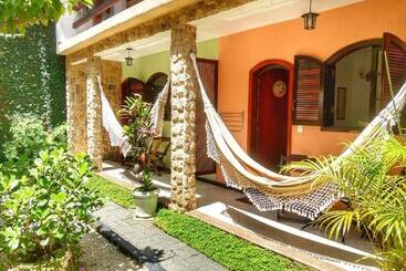پانسیون Aratinga Inn