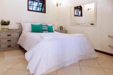 پانسیون Aratinga Inn