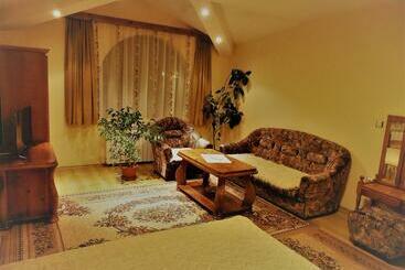 پانسیون Boyadjiyski Guest House