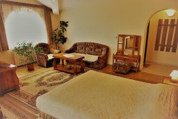 پانسیون Boyadjiyski Guest House