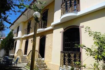 پانسیون Formosa Residence