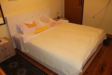 پانسیون Guest Accommodation Bakic