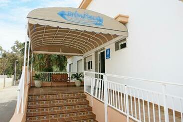 پانسیون Hostal Brisamar