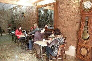 پانسیون Hostal Cal Pla
