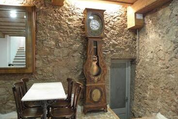 پانسیون Hostal Cal Pla