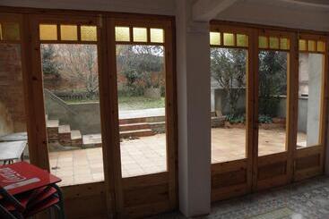 پانسیون Hostal Cal Pla