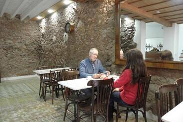 پانسیون Hostal Cal Pla