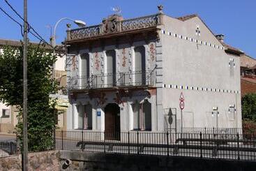 پانسیون Hostal Cal Pla