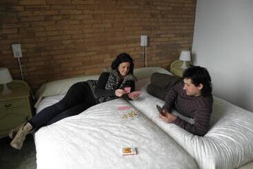 پانسیون Hostal Cal Pla
