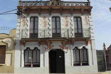 پانسیون Hostal Cal Pla