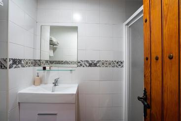 پانسیون Hostal Plaza De Italia
