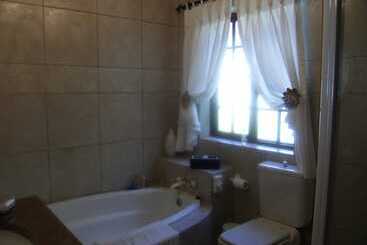 پانسیون Mulligans Guest Lodge