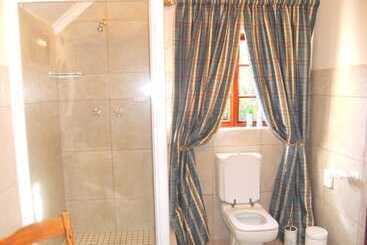 پانسیون Mulligans Guest Lodge