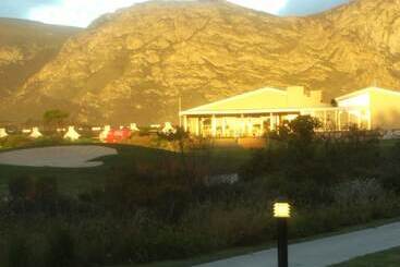 پانسیون Mulligans Guest Lodge