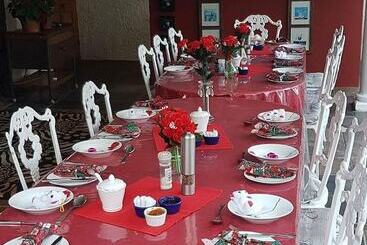 پانسیون Mulligans Guest Lodge