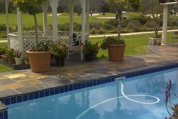 پانسیون Mulligans Guest Lodge